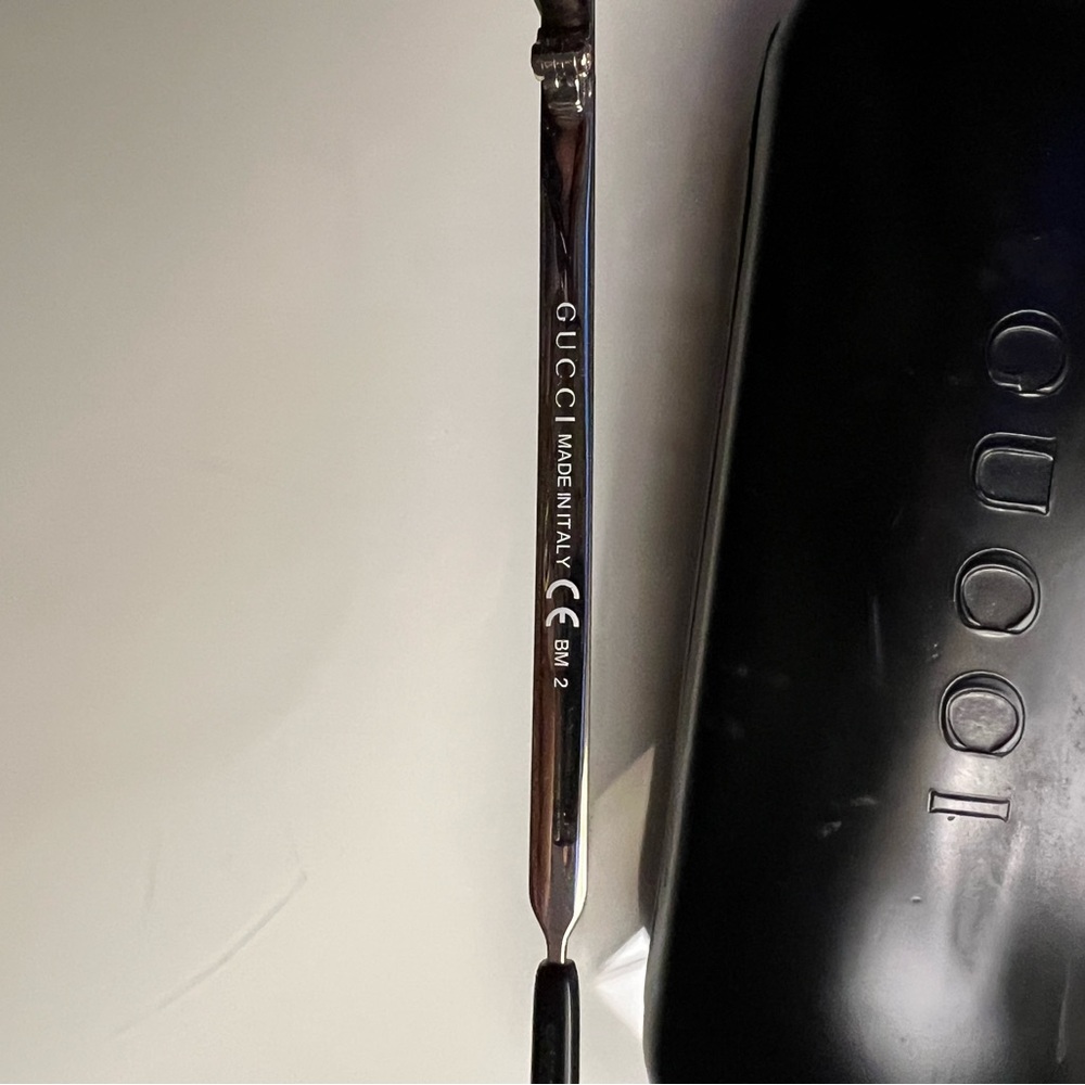 Gucci Sunglasses - Picture 6 of 7